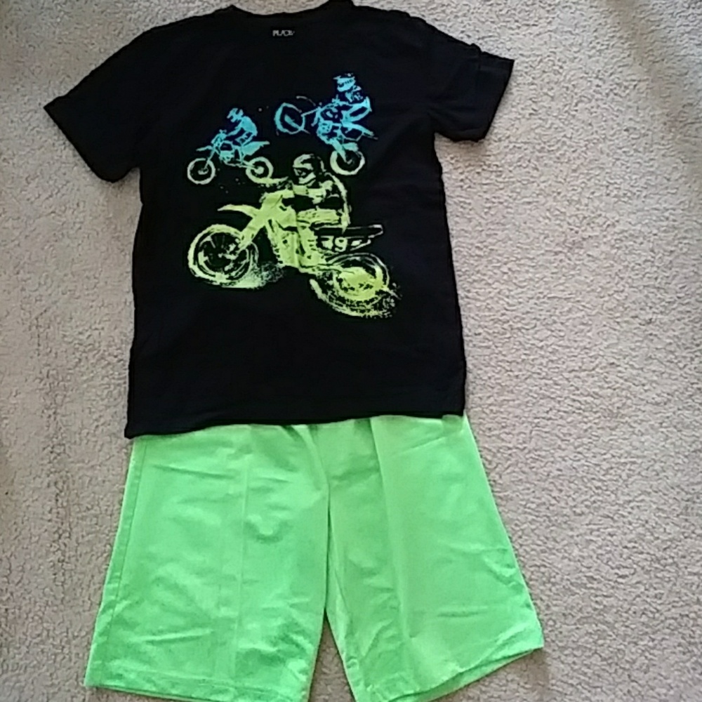 T-shirt and shorts set
